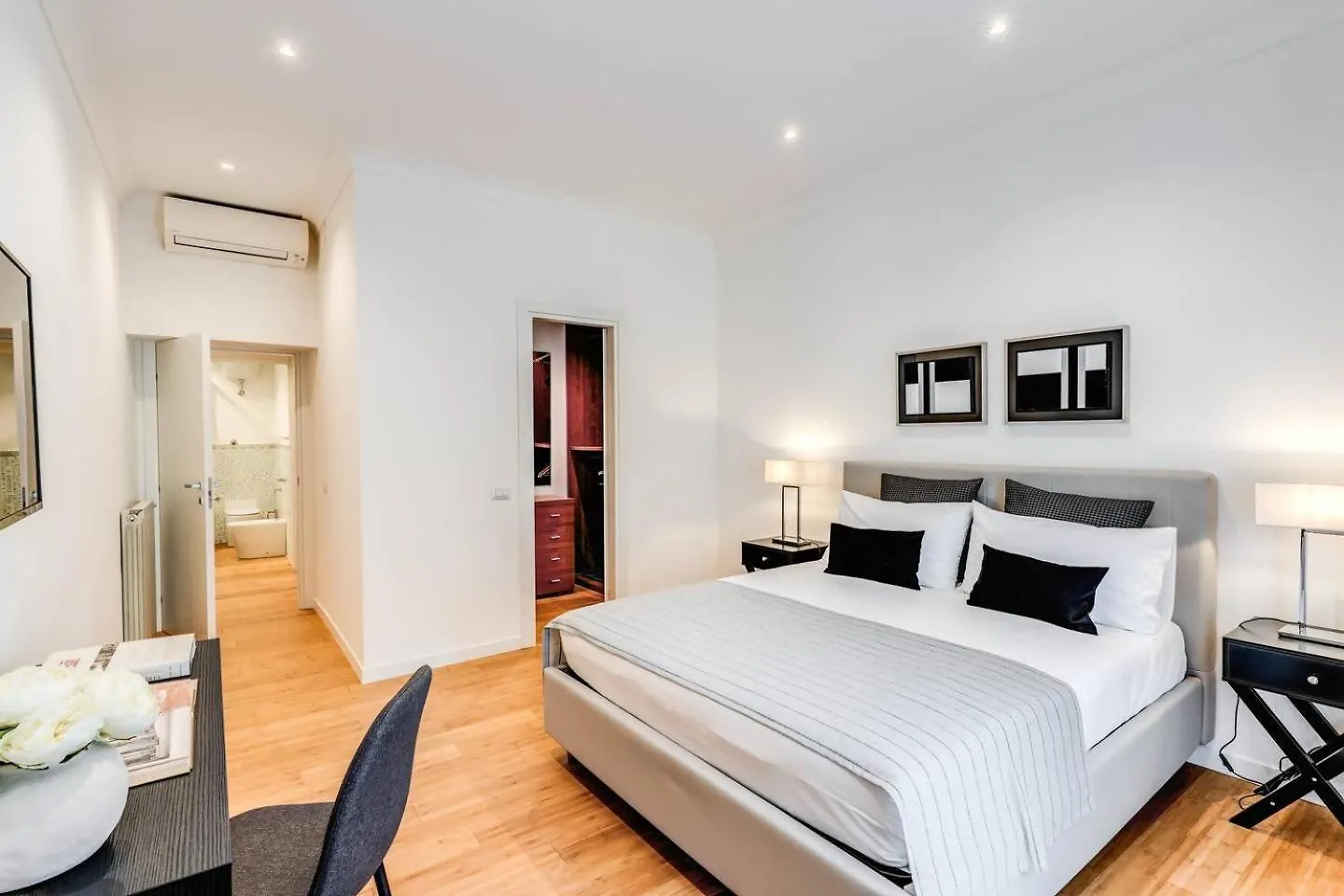 Charming Flat By The Vatican Rome Apartment